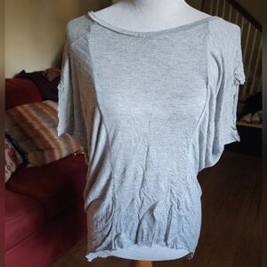 BCBGeneration Light Gray Short Sleeve Top